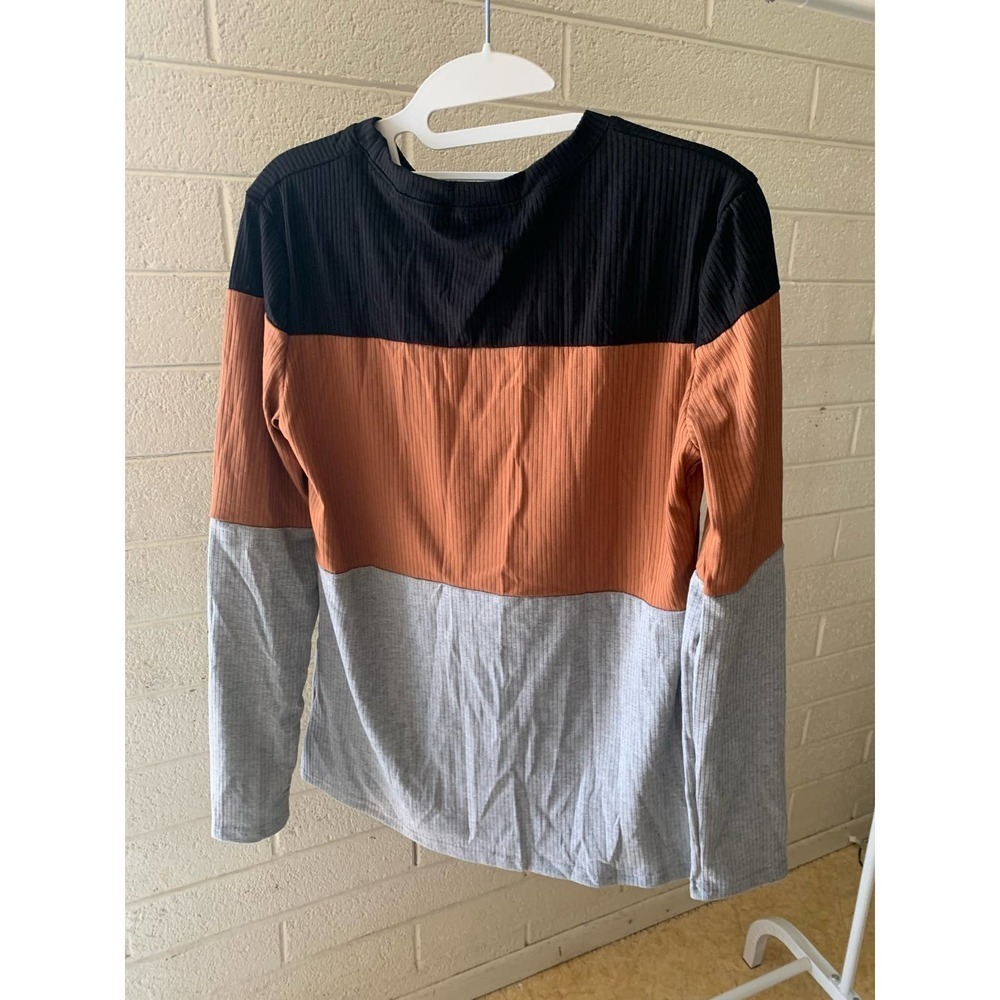 FINWANLO long sleeve ribbed color block top MEDIUM - Picture 2 of 10